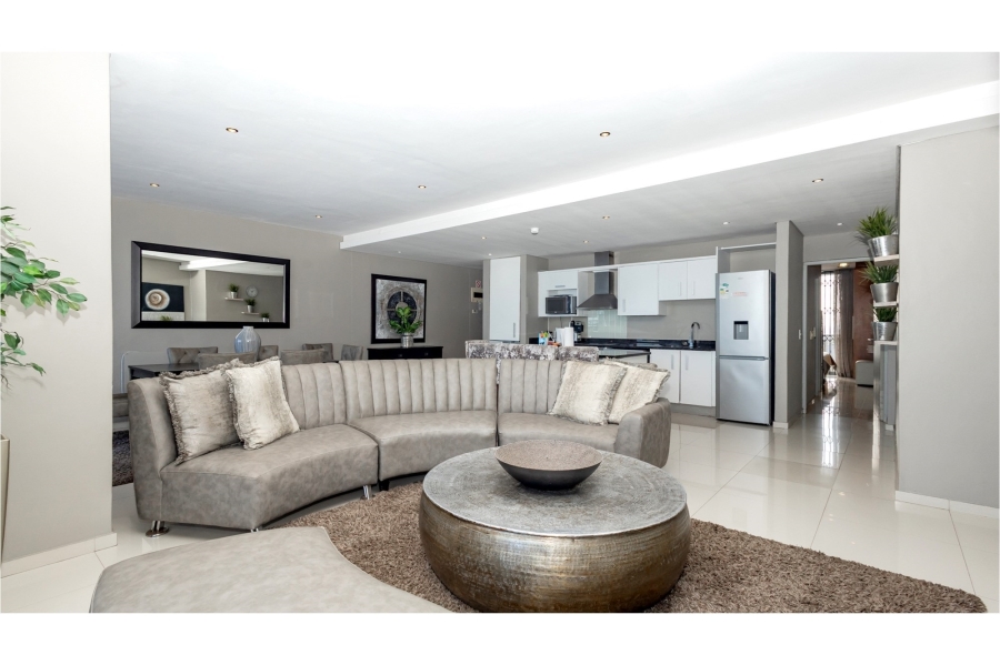 2 Bedroom Property for Sale in Bloubergstrand Western Cape